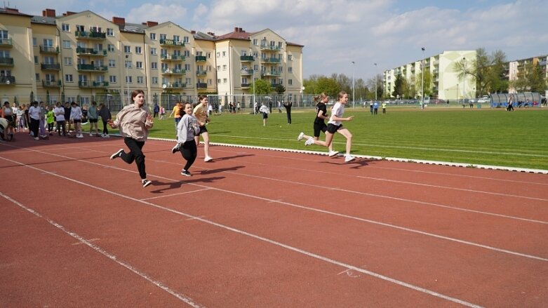  Trwa lekkoatletyczna wiosna na stadionie przy ulicy Tetmajera 