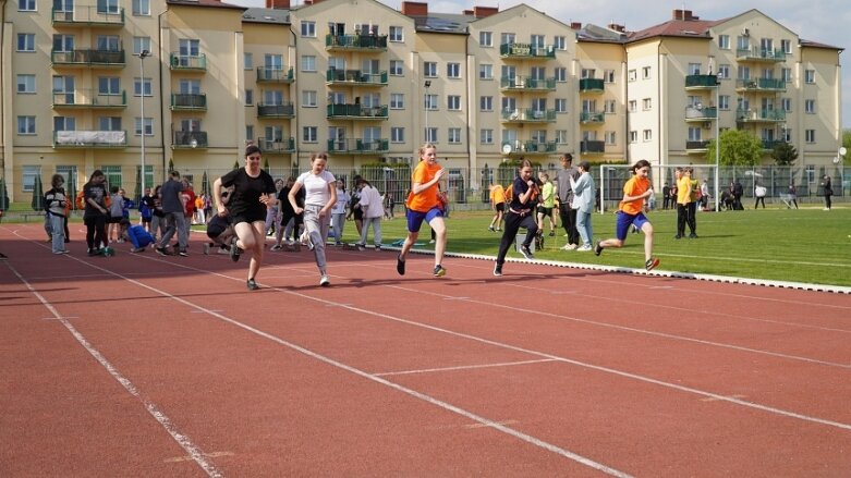  Trwa lekkoatletyczna wiosna na stadionie przy ulicy Tetmajera 