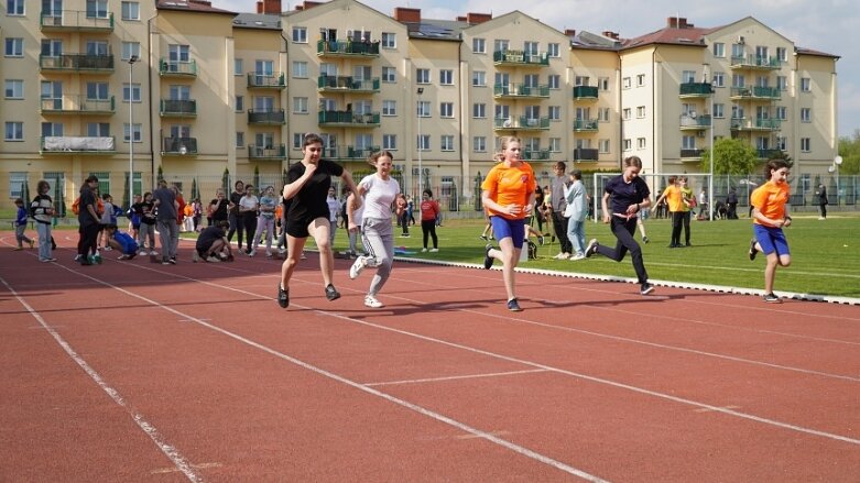  Trwa lekkoatletyczna wiosna na stadionie przy ulicy Tetmajera 