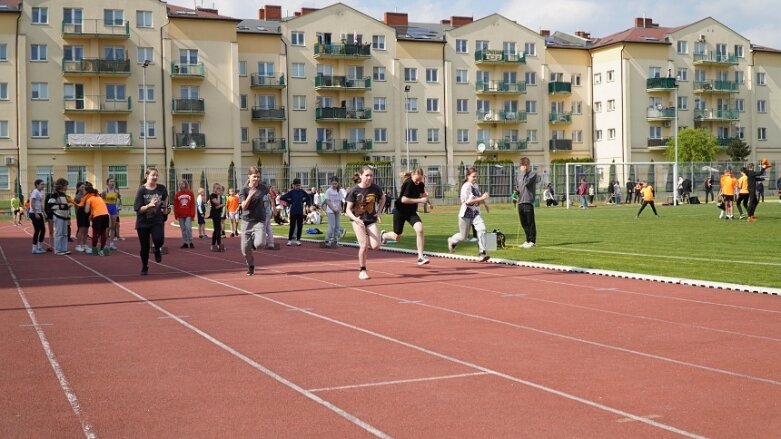  Trwa lekkoatletyczna wiosna na stadionie przy ulicy Tetmajera 