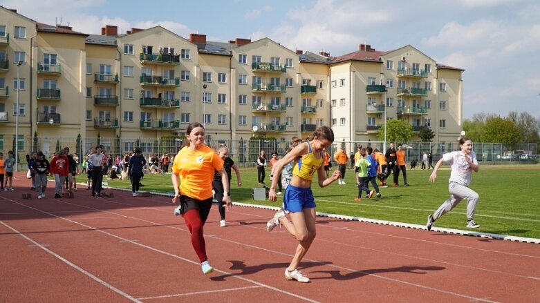  Trwa lekkoatletyczna wiosna na stadionie przy ulicy Tetmajera 