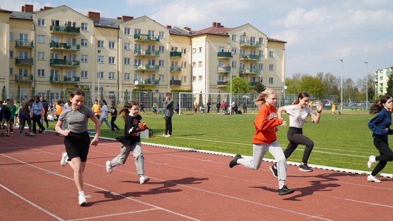  Trwa lekkoatletyczna wiosna na stadionie przy ulicy Tetmajera 