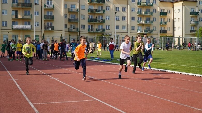  Trwa lekkoatletyczna wiosna na stadionie przy ulicy Tetmajera 