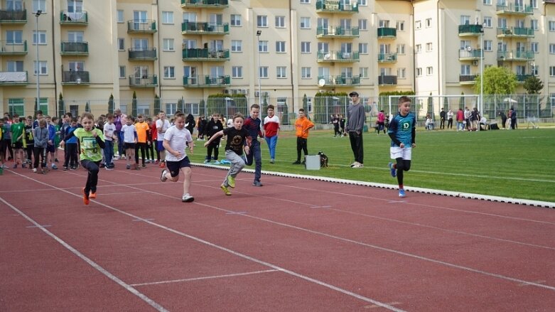  Trwa lekkoatletyczna wiosna na stadionie przy ulicy Tetmajera 