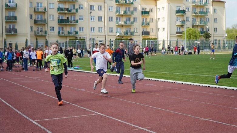  Trwa lekkoatletyczna wiosna na stadionie przy ulicy Tetmajera 