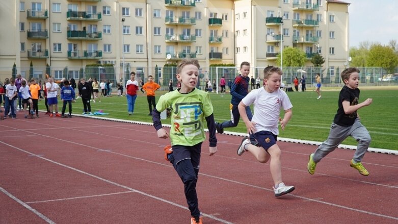  Trwa lekkoatletyczna wiosna na stadionie przy ulicy Tetmajera 