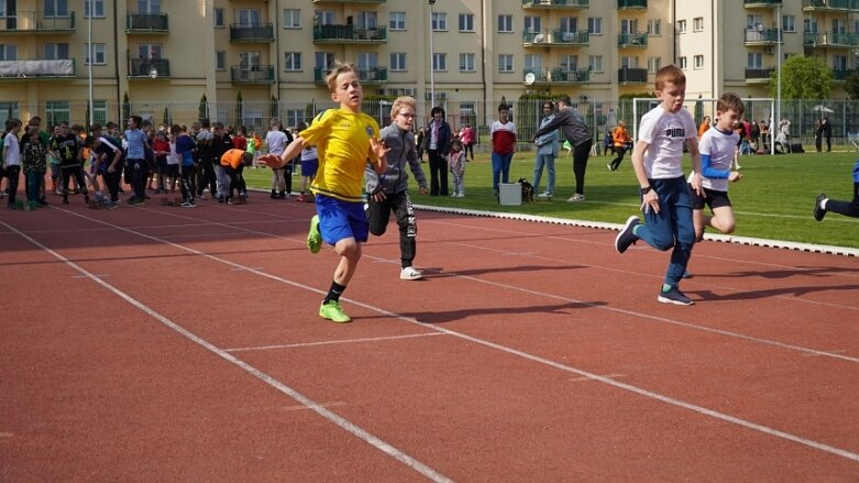  Trwa lekkoatletyczna wiosna na stadionie przy ulicy Tetmajera 