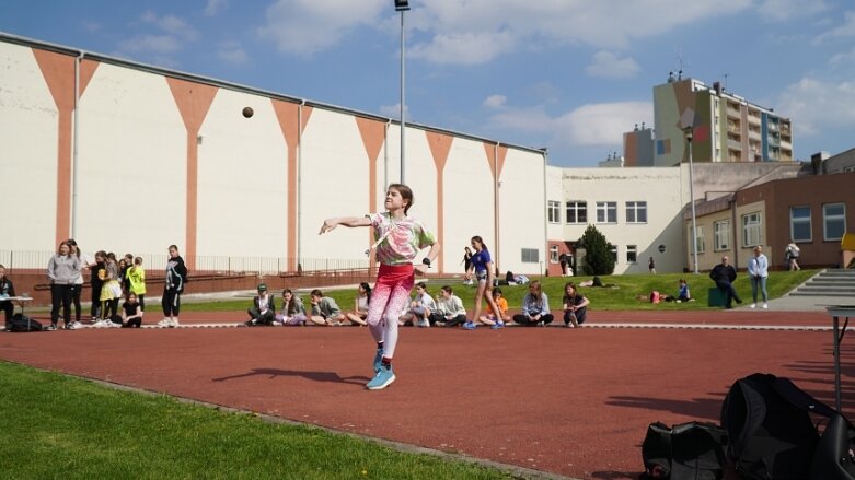  Trwa lekkoatletyczna wiosna na stadionie przy ulicy Tetmajera 