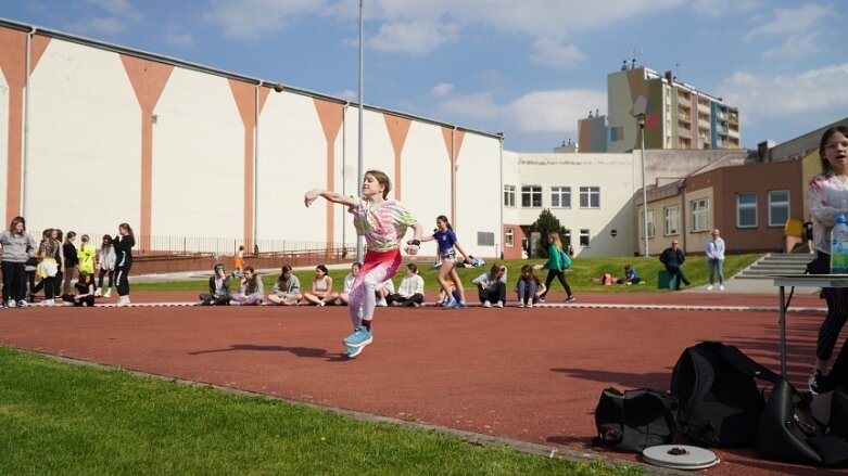  Trwa lekkoatletyczna wiosna na stadionie przy ulicy Tetmajera 