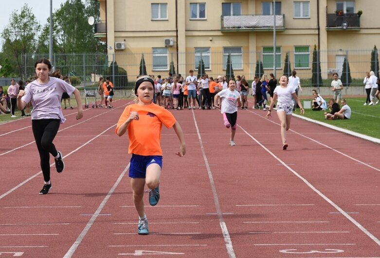  Trwa lekkoatletyczny cykl na obiekcie, którego miasto powinno się wstydzić 