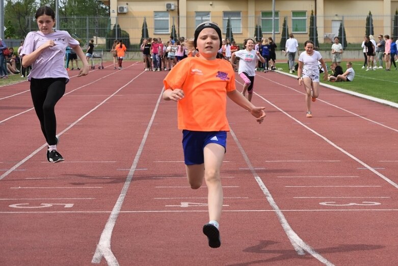  Trwa lekkoatletyczny cykl na obiekcie, którego miasto powinno się wstydzić 