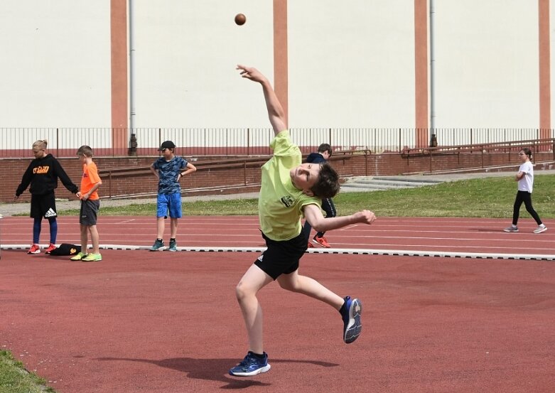  Trwa lekkoatletyczny cykl na obiekcie, którego miasto powinno się wstydzić 