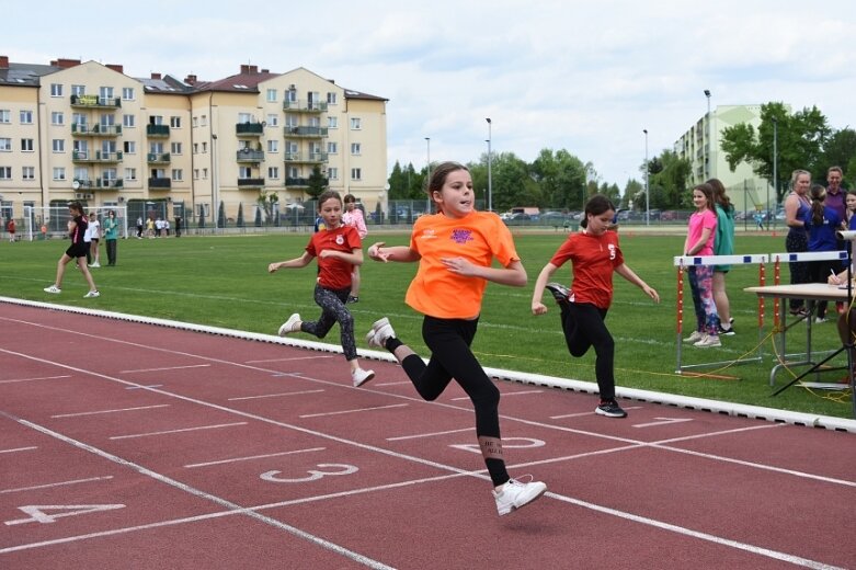  Trwa lekkoatletyczny cykl na obiekcie, którego miasto powinno się wstydzić 