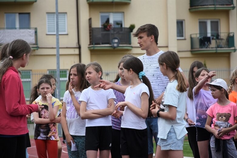  Trwa lekkoatletyczny cykl na obiekcie, którego miasto powinno się wstydzić 