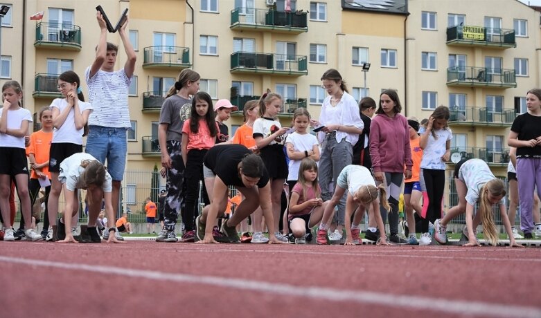  Trwa lekkoatletyczny cykl na obiekcie, którego miasto powinno się wstydzić 