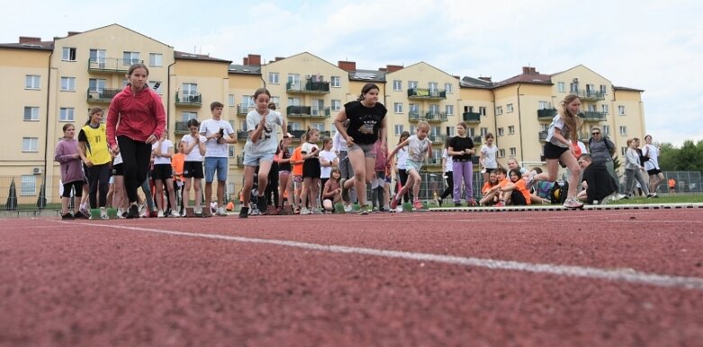  Trwa lekkoatletyczny cykl na obiekcie, którego miasto powinno się wstydzić 