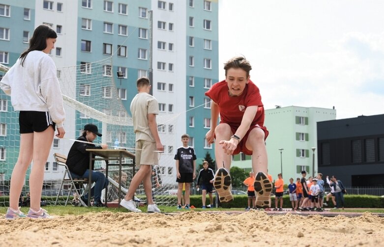  Trwa lekkoatletyczny cykl na obiekcie, którego miasto powinno się wstydzić 