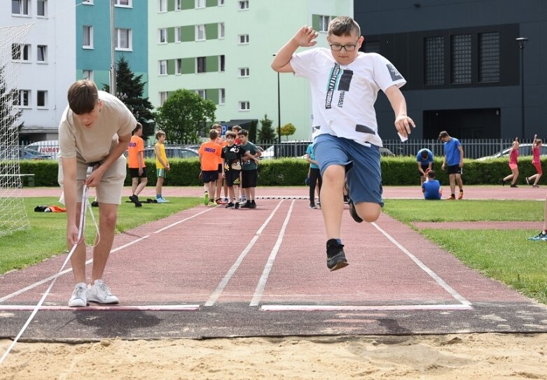  Trwa lekkoatletyczny cykl na obiekcie, którego miasto powinno się wstydzić 