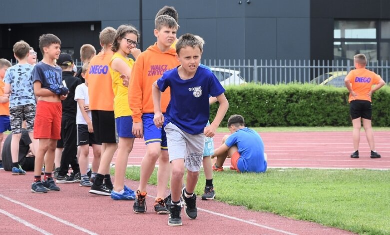  Trwa lekkoatletyczny cykl na obiekcie, którego miasto powinno się wstydzić 