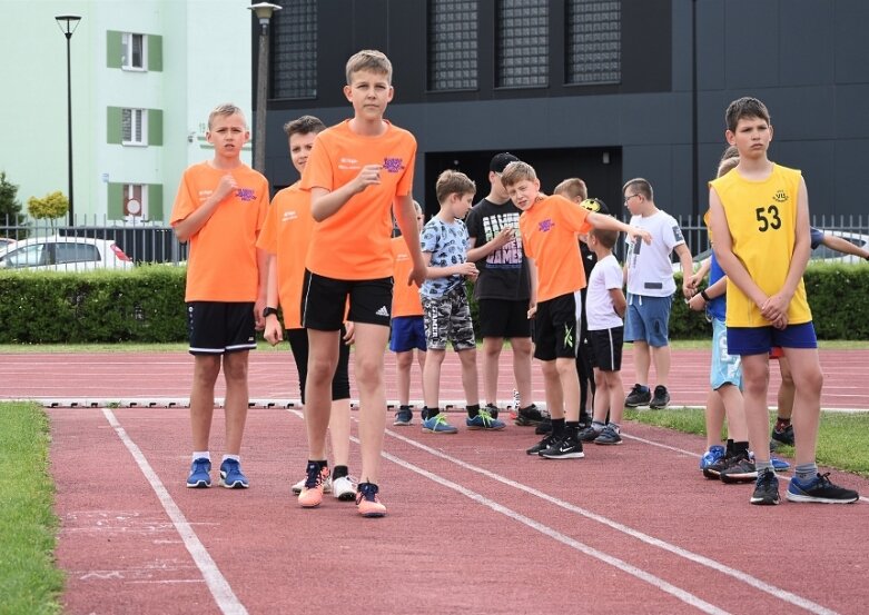  Trwa lekkoatletyczny cykl na obiekcie, którego miasto powinno się wstydzić 