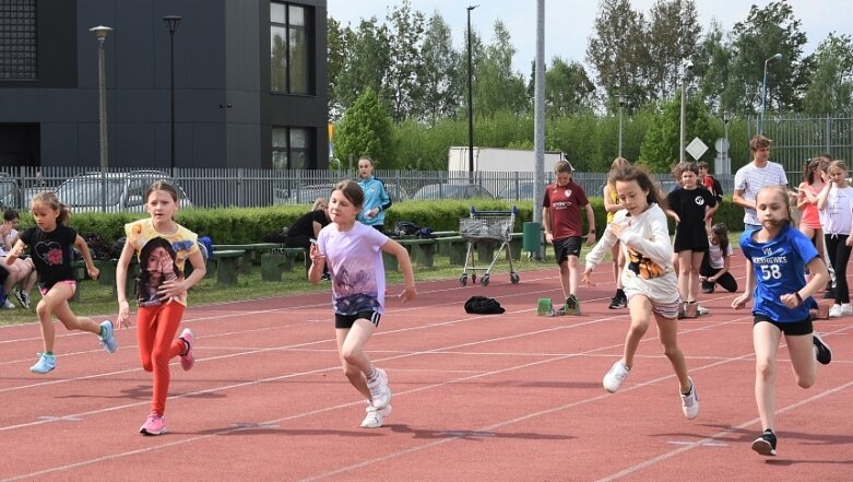  Trwa lekkoatletyczny cykl na obiekcie, którego miasto powinno się wstydzić 