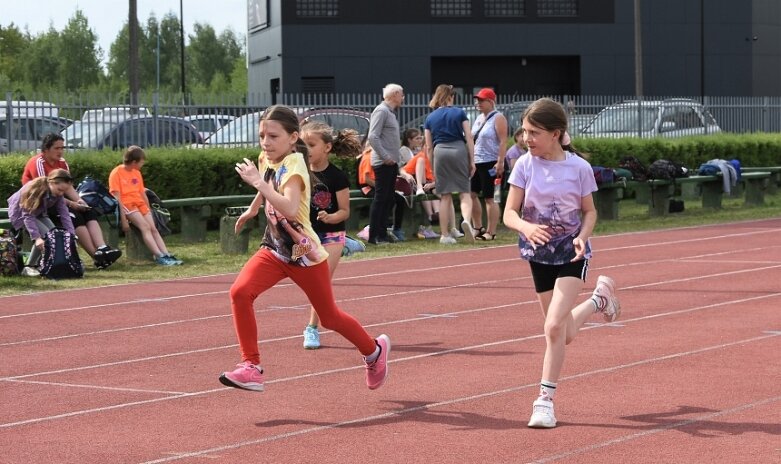  Trwa lekkoatletyczny cykl na obiekcie, którego miasto powinno się wstydzić 