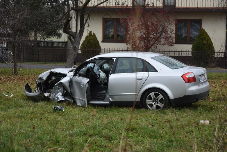  Trzy osoby przewiezione do szpitala 