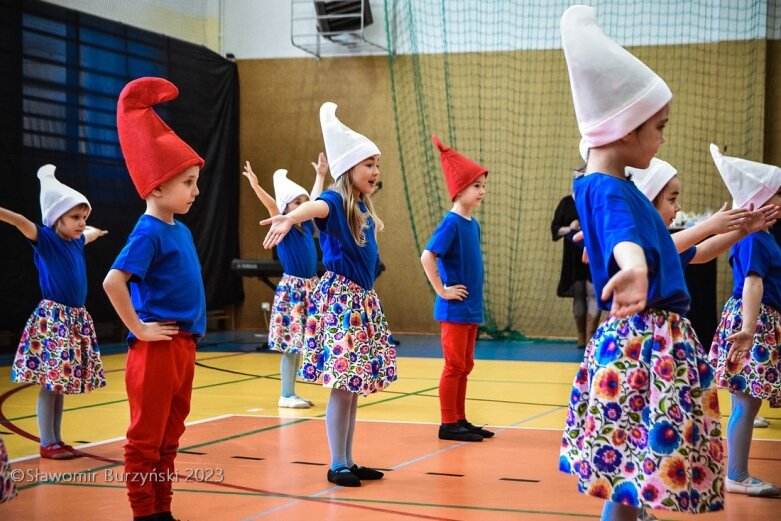  Tulipany dla jeżowianek na Dzień Kobiet 