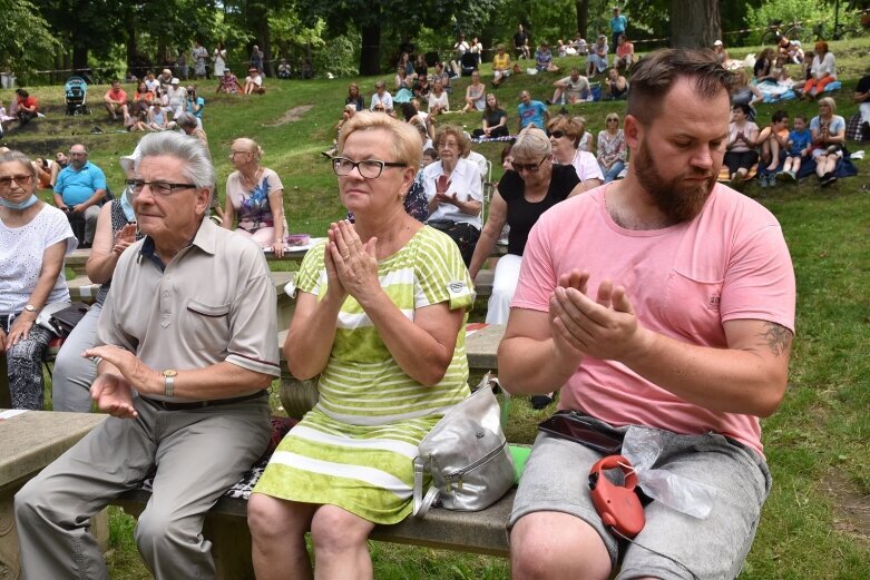  Tym razem w parku było klasycznie, romantycznie… 