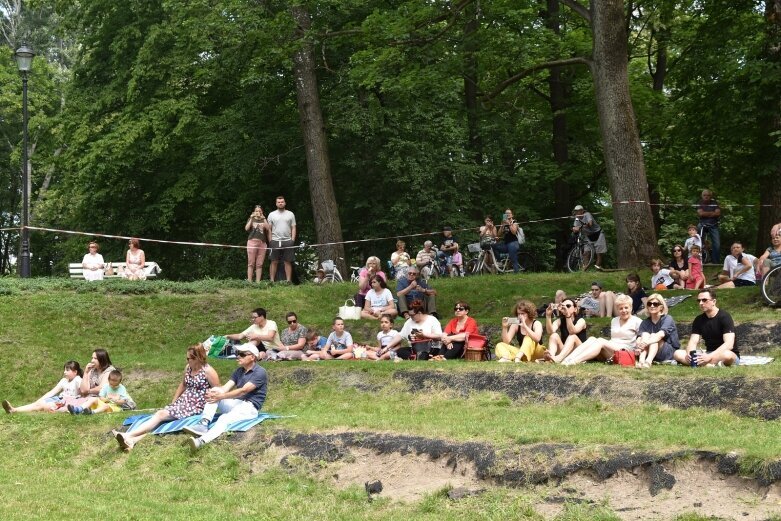  Tym razem w parku było klasycznie, romantycznie… 