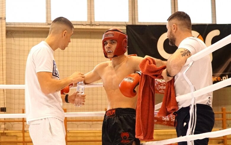  Udany debiut. Skierniewicka Liga Kickboxingu strzałem w dziesiątkę 