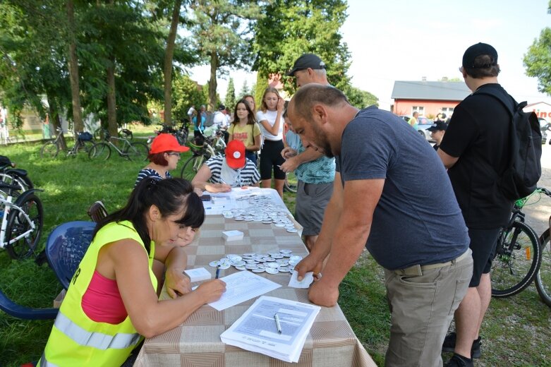  Udany rajd rowerowy po gminie Maków 