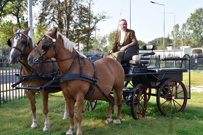  Ułani na ulicach Skierniewic 