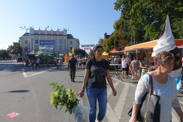  Ulice Skierniewic tętniły świątecznym życiem  