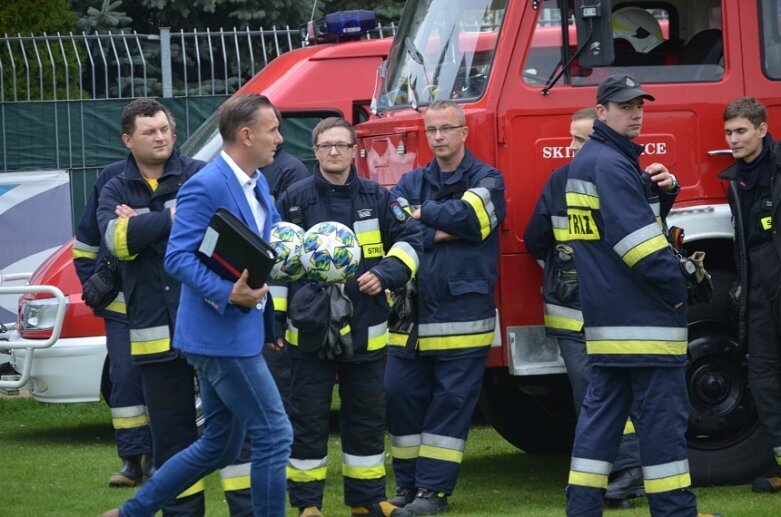  Unia blisko niespodzianki. Pucharowe starcie z trybun oglądał prezes PZPN Zbigniew Boniek 