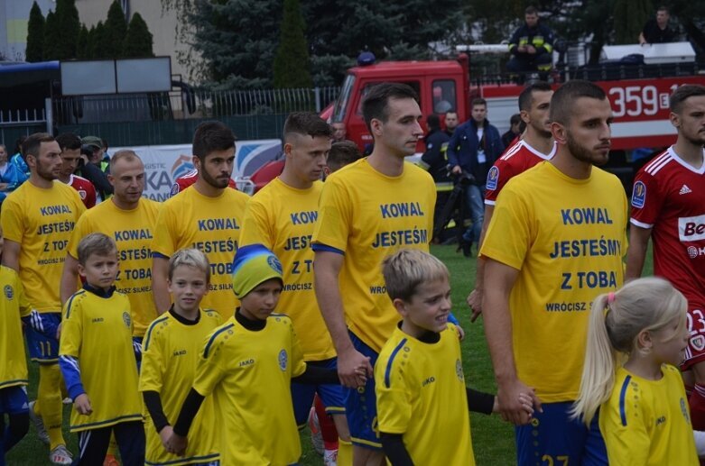  Unia blisko niespodzianki. Pucharowe starcie z trybun oglądał prezes PZPN Zbigniew Boniek 