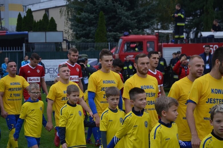  Unia blisko niespodzianki. Pucharowe starcie z trybun oglądał prezes PZPN Zbigniew Boniek 