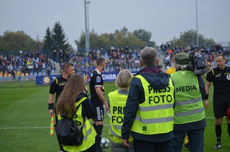  Unia blisko niespodzianki. Pucharowe starcie z trybun oglądał prezes PZPN Zbigniew Boniek 