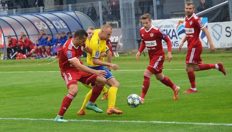  Unia blisko niespodzianki. Pucharowe starcie z trybun oglądał prezes PZPN Zbigniew Boniek 