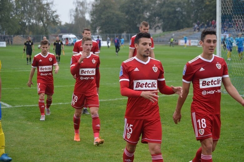  Unia blisko niespodzianki. Pucharowe starcie z trybun oglądał prezes PZPN Zbigniew Boniek 