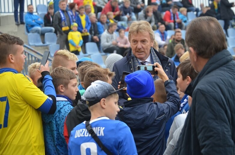  Unia blisko niespodzianki. Pucharowe starcie z trybun oglądał prezes PZPN Zbigniew Boniek 