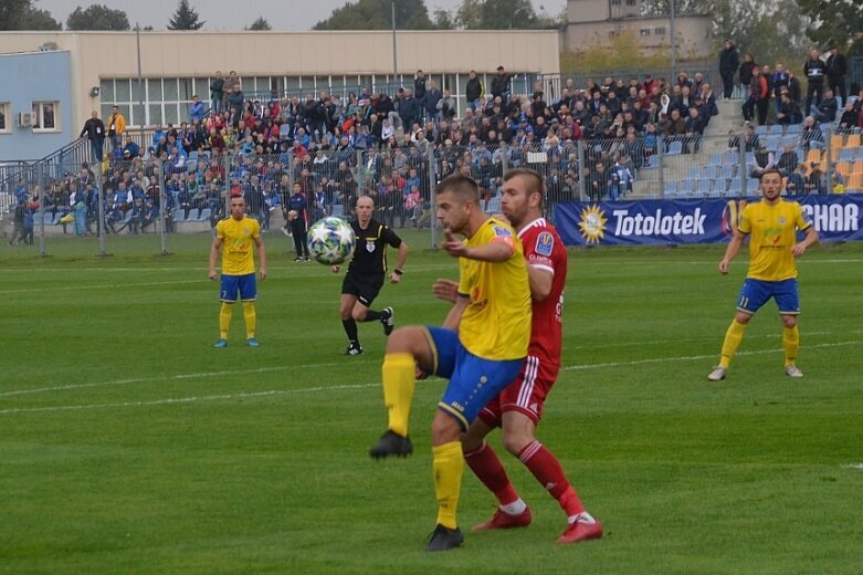  Unia blisko niespodzianki. Pucharowe starcie z trybun oglądał prezes PZPN Zbigniew Boniek 