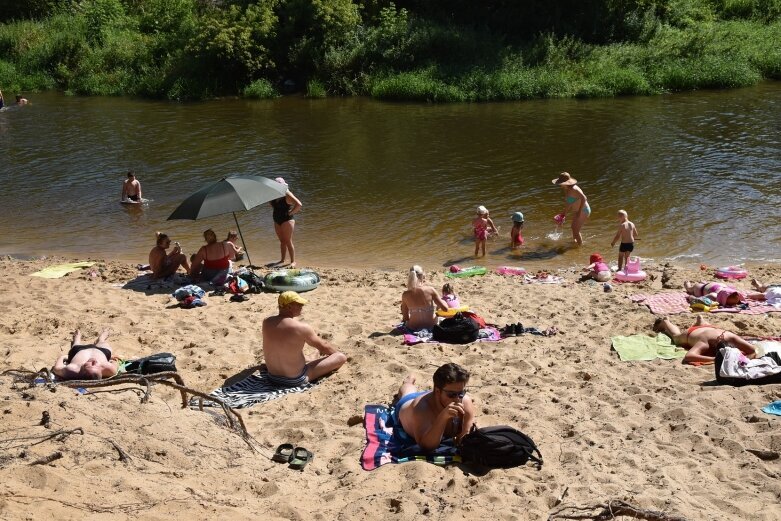  Upalna niedziela przyciągnęła tłumy nad Rawkę 