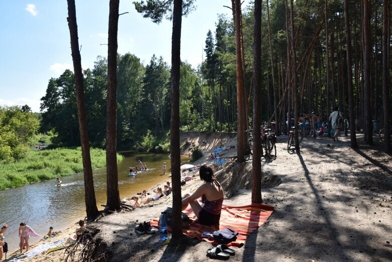  Upalna niedziela przyciągnęła tłumy nad Rawkę 