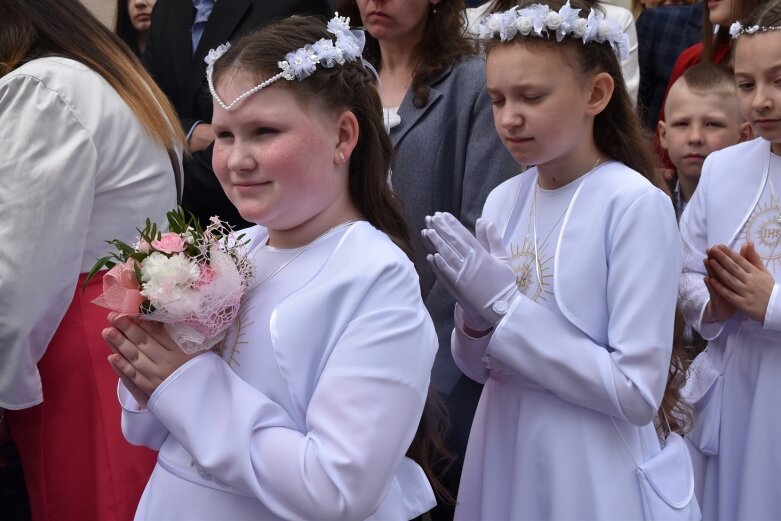  Uroczystość pierwszokomunijna w kościele św. Jakuba 