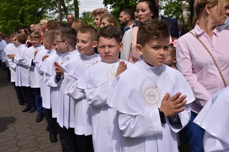  Uroczystość pierwszokomunijna w kościele św. Jakuba 