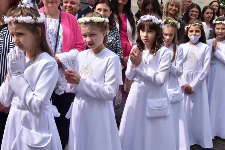  Uroczystość pierwszokomunijna w kościele św. Jakuba 