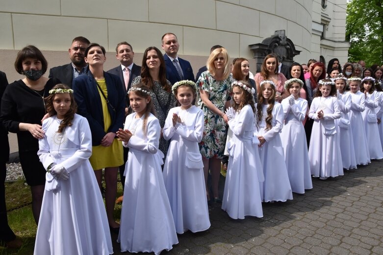  Uroczystość pierwszokomunijna w kościele św. Jakuba 