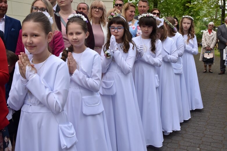  Uroczystość pierwszokomunijna w kościele św. Jakuba 