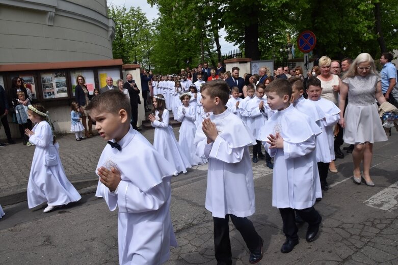  Uroczystość pierwszokomunijna w kościele św. Jakuba 